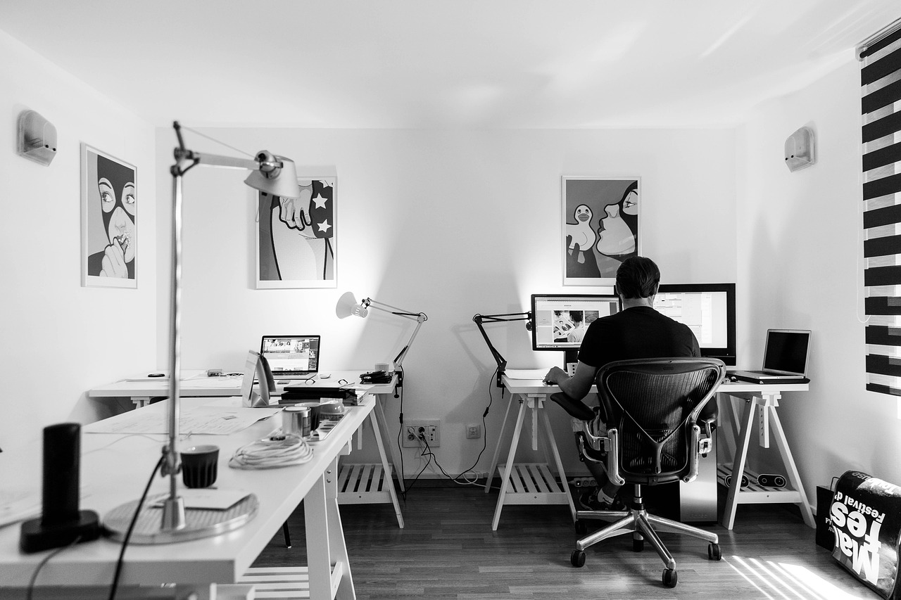home-office: entdecken sie tipps und lösungen für effizientes arbeiten von zu hause aus. erfahren sie mehr über einrichtung, produktivität und work-life-balance im homeoffice.